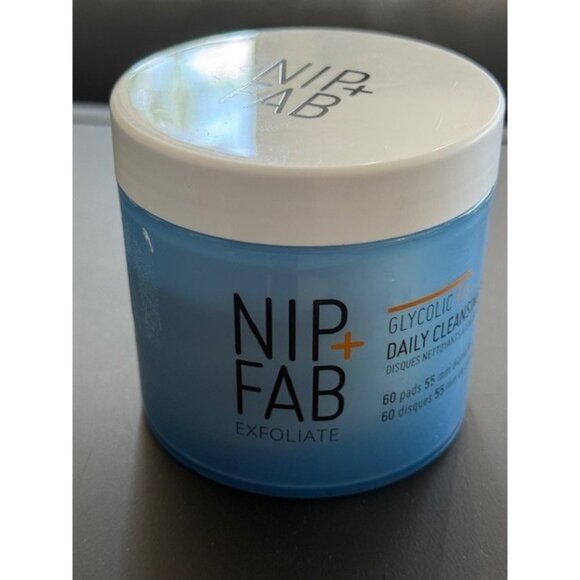 Nip + Fab Glycolic Acid Fix Daily Cleansing 60 Pads Face Hyaluronic Acid Sealed - Picture 1 of 4